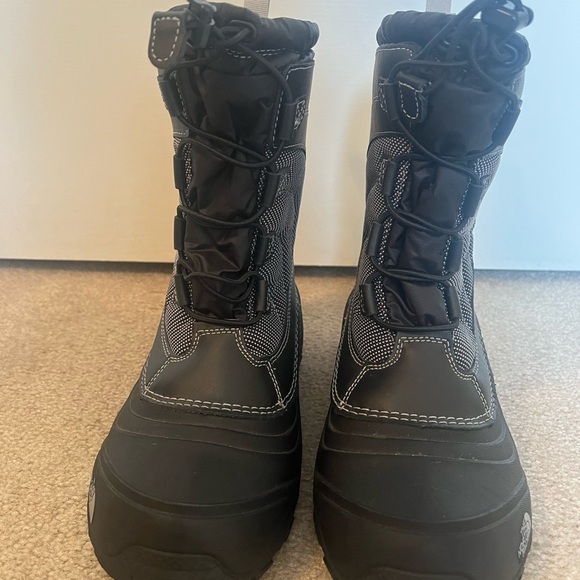The North Face Women’s Winter Boots Waterproof, Insulated, Durable - Picture 2 of 6